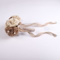 Miniatyrbilde 2 av 5: Rustikk Bryllupsbukett Burlap Blomstbukett Blonder og Perler Bryllupsdag Forlovelsesdekorasjon