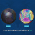 Miniatyrbild 3 av 5: Självlysande fotboll, holografisk boll - Lysande fotboll, reflekterande fotbollsträningsboll