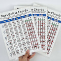 Miniatyrbild 5 av 5: Elektrisk basgitarr ackordtabell 4-strängad gitarr ackordfingersättningsdiagram övningsdiagram liten