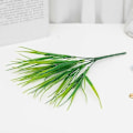 Miniatyrbilde 5 av 5: Grønt Imitasjonsplastgress Kunstige Blader Plante Bryllup Hjem Borddekor