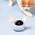 Miniatyrbillede 5 af 7: Infrarødt lys Pen Drilleri Cat Stick Feather Automatisk kattelegetøj white 10*10*8.72CM