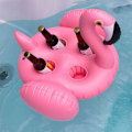 Pikkukuva 1 / 7: 4-reikäinen puhallettava vaaleanpunainen flamingo-juomapidike allaskelluke pink 70*60cm