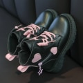 Miniatyrbild 7 av 7: Flickstövlar Barnmode gummistövlar Cool flicka Höst och vinter Bomull Mjuk sula Rosa med Love Side Zip black 37