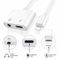 Miniatyrbild 2 av 3: Ladda & Lyssna: Splitter Lightning Kabel med Aux-port Vit
