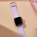 Miniatyrbilde 6 av 7: Kompatibel med Apple Watch-reimer 49mm 45mm 44mm 42mm 41mm 40mm 38mm, myk silikon sportsreim med klassisk spenne for iWatch-serien 04 Purple/Lavender 42/44/45/49 mm