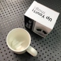 Miniatyrbillede 3 af 5: Keramisk kop i form af en langfinger til kaffe, mælk, drikkevarer, barudstyr, skål, køkkenredskab
