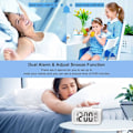 Miniatyrbild 7 av 8: Uppgraderad digital väckarklocka, 4,3 tum LED-display med temperatur, större ljudstyrka, ljusstyrkekontroll, bärbar snooze, kalender, batteridriven White