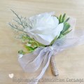 Miniatyrbillede 7 af 7: 4 stk. Hvide Rose Dame Håndled Blomster og Herre Knaphuls Corsage Velegnet til Brud og Brudepige Bryllup Prom