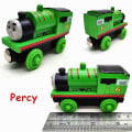 Miniatyrbillede 2 af 2: Thomas og hans venner tog tankmotor træ jernbane magnet samle gave legetøj køb 1 få 1 gratis Db Percy