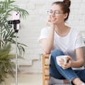 Miniatyrbilde 4 av 4: Bluetooth Fjernkontroll, Tiktok Trådløs Rulling Kontroller Sideoppslåing Oppladbar Med Ringdesign Og Ladesak Kompatibel [DB] Pink