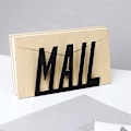 Miniatyrbillede 4 af 5: Sort Metal Skrivebords Udskåret Brevholder [DB]