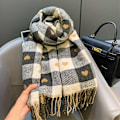 Miniatyrbilde 3 av 5: Stiligsk Hjertemønstret Dame-Sjal - Varmt, Vindtett Polyester Sjal for Kveldsdatoer & Bursdagsgaver, Perfekt Høst/Vinter Tilbehør db Khaki
