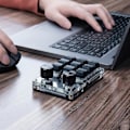 Miniatyrbild 4 av 5: Anpassningsbart tangentbord med 3-12 tangenter och volymknapp för programmering av makron, mekaniskt speltangentbord [Db] RGB 3 key