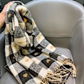 Miniatyrbillede 5 af 5: Elegant Hjertemønstret Dame Sjal - Varmt, Vindtæt Polyester Sjal til Aftendater & Fødselsdagsgaver, Perfekt Efterårs/Vinter Tilbehør db Black