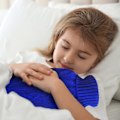 Miniatyrbilde 4 av 5: 2000ml Stor Varmtvannsflaske + Strikket Trekk Vinter Termisk Kroppsvarmer Smertelindring DB Blue