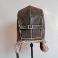 Miniatyrbilde 5 av 5: Vinter Ushanka-lue for menn og kvinner - Pilot, flyger, bomber, trapper-lue i kunstig pels og skinn, snølue med øreflapper {DB} L 58-60 cm Brown