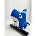 Miniatyrbillede 2 af 5: Sharkdog Plys Legetøj Hjem Med Sharkdog Dukke Plys Legetøj DB