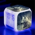 Miniatyrbild 2 av 4: Varg LED väckarklocka, barnens sängklocka, fyrkantig, upplyst LCD-skärm, vargdesign (#18) {DB}
