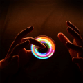Miniatyrbild 3 av 3: Ljus LED-ljus snurrande topp fingertopp gyroskop upplyst spinner barn finger fidget sensorisk leksak stressavlastning gåva db Gold