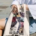 Miniatyrbilde 5 av 5: Taylor Swift Album-inspirerte Tote-vesker for kvinner, bærbare reiseoppbevaringsvesker, musikkelsker Merch-fans Swiftie-gave DB