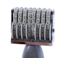 Miniatyrbilde 4 av 6: Hjul Ruller 8 Siffer Nummerering Stempel Trolley Dato Scrapbooking Rulling Ord Dato Stempler