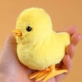 Pikkukuva 5 / 7: Keltainen hyppy kana kellokone lelu kävely simulaatio pehmo lelu