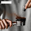 Miniatyrbild 2 av 7: Espresso Kaffe Omrörare med 4 reservnålar Magnetisk Absorption Stativ Barista Kaffe Omrörning Distribution Verktyg