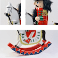 Miniatyrbild 5 av 11: Jul Gungning Häst Nötknäppare Soldat Puppet Barn's Gåva Trä Hantverk Ridning Häst Docka Leksak