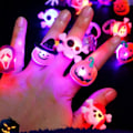 Pikkukuva 4 / 8: 50 osaa LED valaiseva halloween sormukset luova kurpitsa haamu kallo hohtava pimeässä sormi sormukset lelut