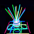 Miniatyrbilde 3 av 7: Fest Fluorescence Lys Glow Sticks Armbånd Halskjeder Neon For Bryllup Fest Glow Sticks Bright Fargerike Glow Stick