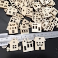 Miniatyrbillede 5 af 6: Træ hus formet pynt hængende pynt ufærdigt træ