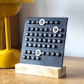 Miniatyrbillede 3 af 5: Akryl Træ Base Håndlavet Gør-det-selv Kalender Kontor Desktop Hjem Dekorativ Digital Lille Ornament