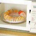 Pikkukuva 6 / 6: Mikroaaltouuni uuni rasvanpoisto peruna lastuja kone omena hedelmä peruna Crisp lastu viipale välipala kone teitse setti tarjotin