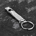 Miniatyrbillede 3 af 7: 1 PC Foldbar 0,5 cm Ultratynd Bærbar Rustfrit Stål Negle Tå Kutter Trimmer Saks Manicure Pedicure Værktøj