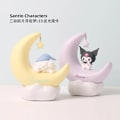 Miniatyrbillede 4 af 9: Kuromi  Cinnamonroll Moon LED Lys Kawaii 3D Tegnefilm Ornament Sød Skønhed Soveværelse Nat Lys