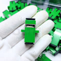 Miniatyrbild 2 av 4: 200 bitar Hög precisionSC Optisk fiber koppling SC APC Simplex single-mode Fiber optik Adapter SC APC Fiber fläns