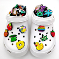 Pikkukuva 8 / 11: 100 osaa sarjakuva kenkä korut Crocs Jibits Bubble Slides sandaalit PVC kenkä koristeet
