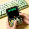 Miniatyrbild 2 av 3: MIC Pixel Bluetooth Högtalare Creative Alarm Klocka Multifunktion Trådlös Mikrofon Karaoke Ljud Bluetooth Högtalare