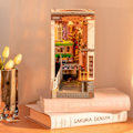 Miniatyrbillede 2 af 10: Robotime Rolife DIY Book Nook Japanese Sakura Densya in Books Serie Træ Miniature Hus