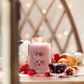 Pikkukuva 2 / 2: Yankee Candle Signature Large Jar Parisian Holiday Brunch 567g Pink