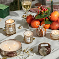 Pikkukuva 4 / 5: Voluspa 3-Wick Candle Decorative Tin Gilt Pomander & Hinoki 340g Blue