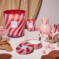 Miniatyrbild 3 av 4: Voluspa Crushed Candy Cane Textured Glass Candle 184g Röd
