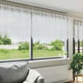 Spetsgardin med gardiner Blommor Vit 100 x 1200 cm Polyester