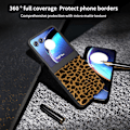 Miniatyrbillede 4 af 5: Telefonhus til Motorola Razr 50 Gold Leopard