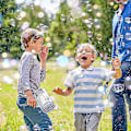 Miniatyrbild 5 av 5: Bubbelmaskin Utomhus, 69 Hål Bubbelpistol För Bröllop, Födelsedagspresent, Badbubbelmaskin Sommarleksak, Elektriska Led-Ljus Bubbelpistoler För Barn