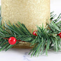 Miniatyrbilde 2 av 5: 8 stk. Holly Berry Lysring Små Kunstige Røde Bær Furu Nåler Krans til Julkrans Pynt Dekor