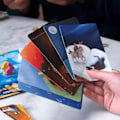 Miniatyrbilde 3 av 4: Dixit Classic Unbox Now - Dragonfly - Dixit Classic - Engelsk Sjakkbrett Spill, Flerfarget - Ny Versjon-Xin