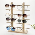 Miniatyrbillede 4 af 4: Mimigo 1 stk Træ Solbrille Display Stativ Hylde Træ Holdbar Briller Vis Stativ Holder 2