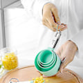 Miniatyrbild 2 av 2: 4-färgad rostfritt stål mätkopp 8-delad plast mätningssked mätningssked bakset kök gadget set mätningssked