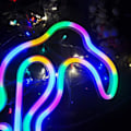Pikkukuva 4 / 5: Led Ananas Neon-kyltti Luau Kesäjuhlan Koristelu Multi toucan